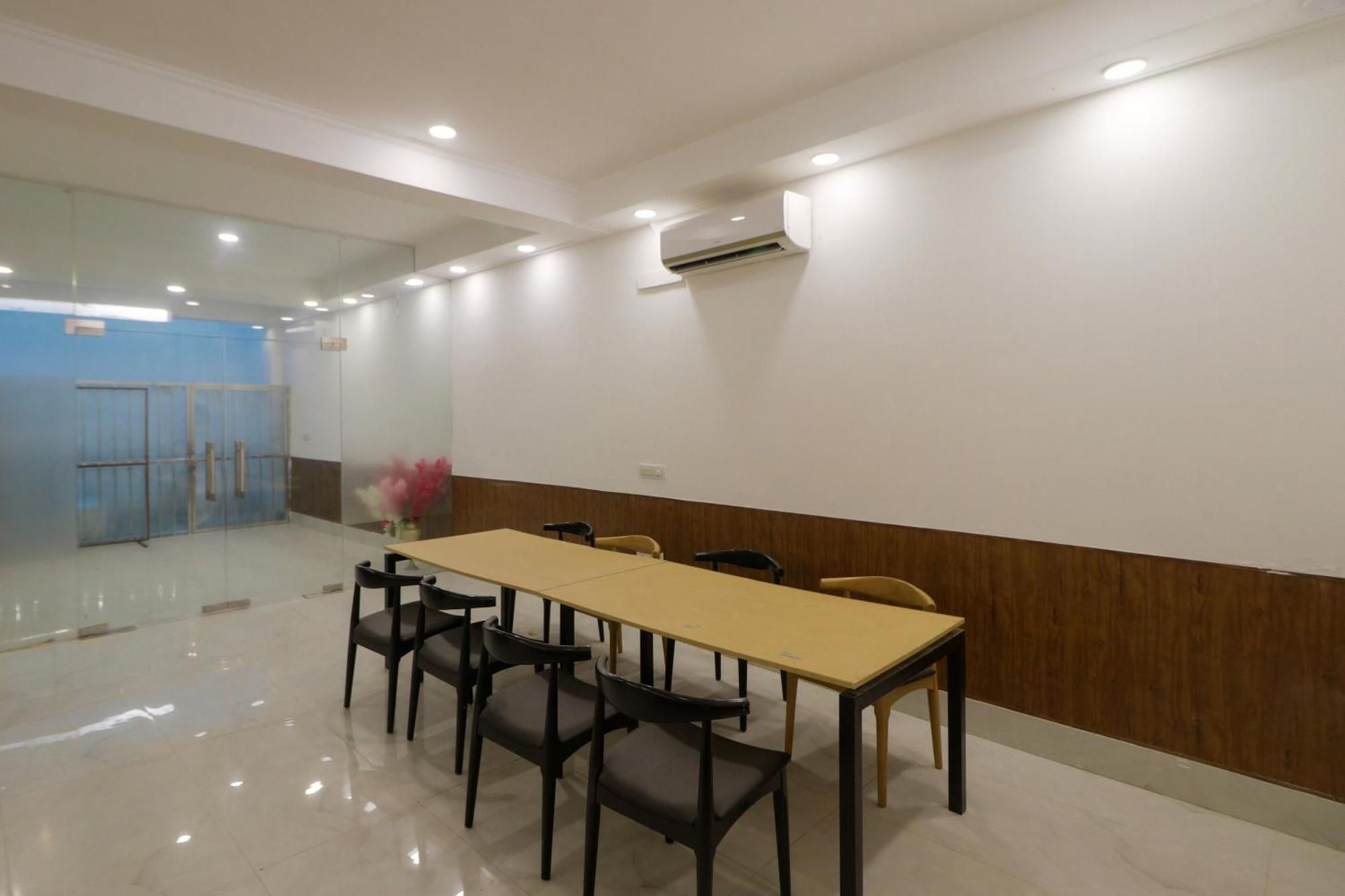 Townhouse Hotel Flora Lite Gurgaon Exterior photo