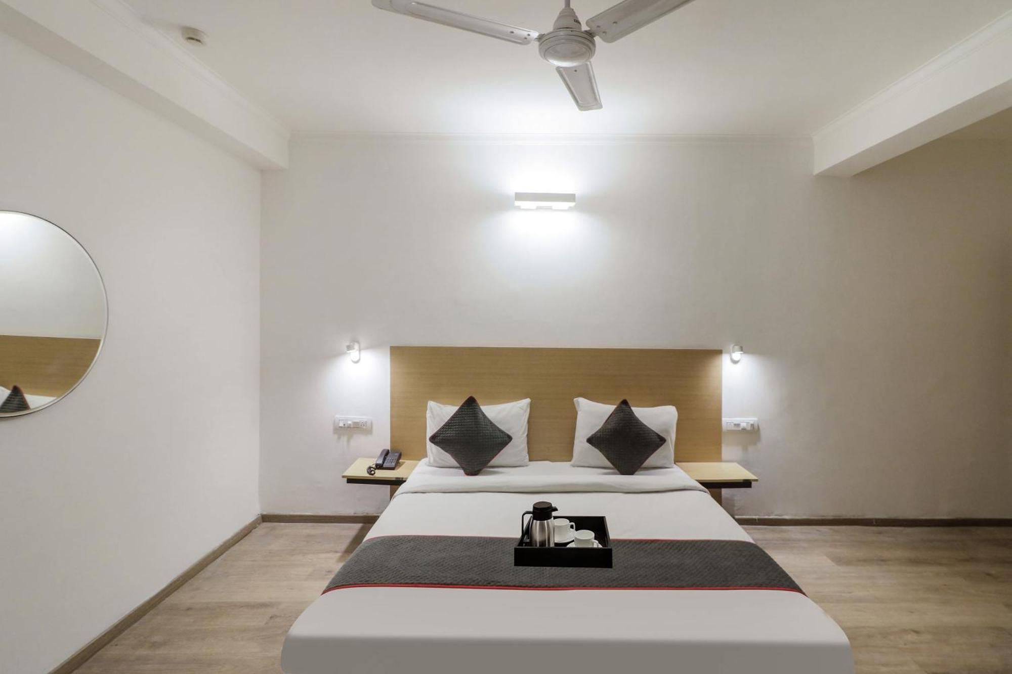 Townhouse Hotel Flora Lite Gurgaon Exterior photo