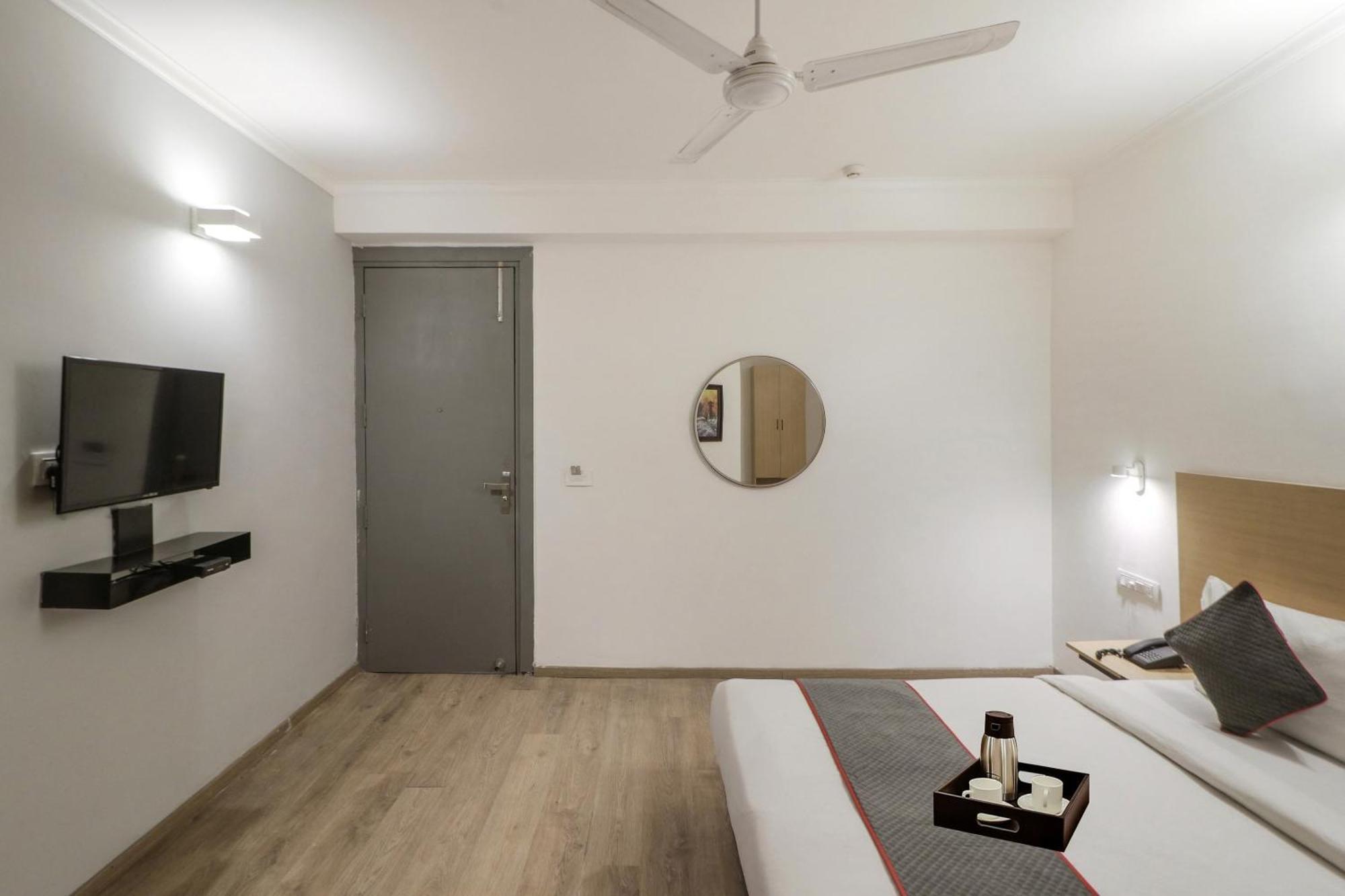 Townhouse Hotel Flora Lite Gurgaon Exterior photo