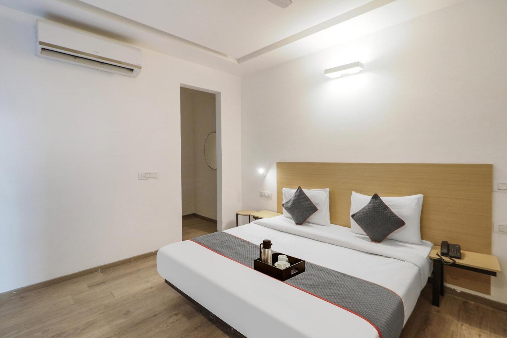 Townhouse Hotel Flora Lite Gurgaon Exterior photo